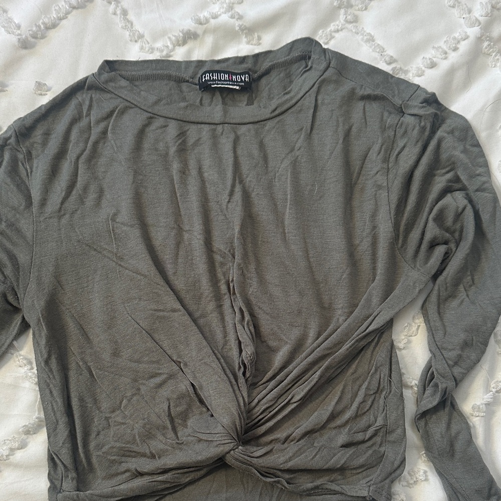 Fashion Nova Long Sleeve Crop Top